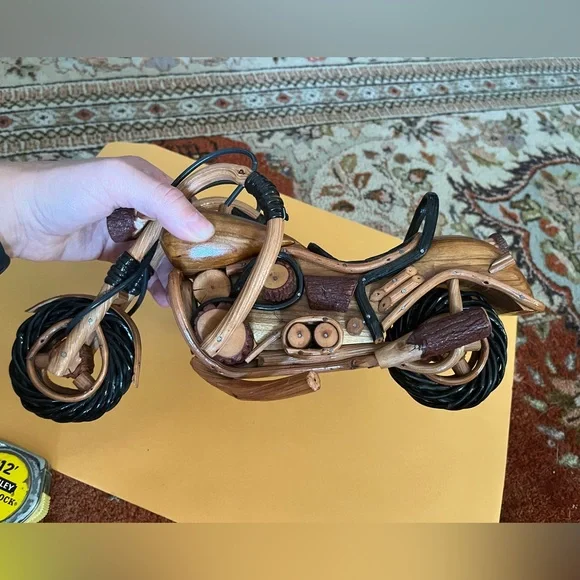 Wooden motor cycle - Picture 8 of 10